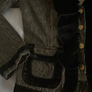 Jeanology jean and vwlvet buttom up jacket sixe 4